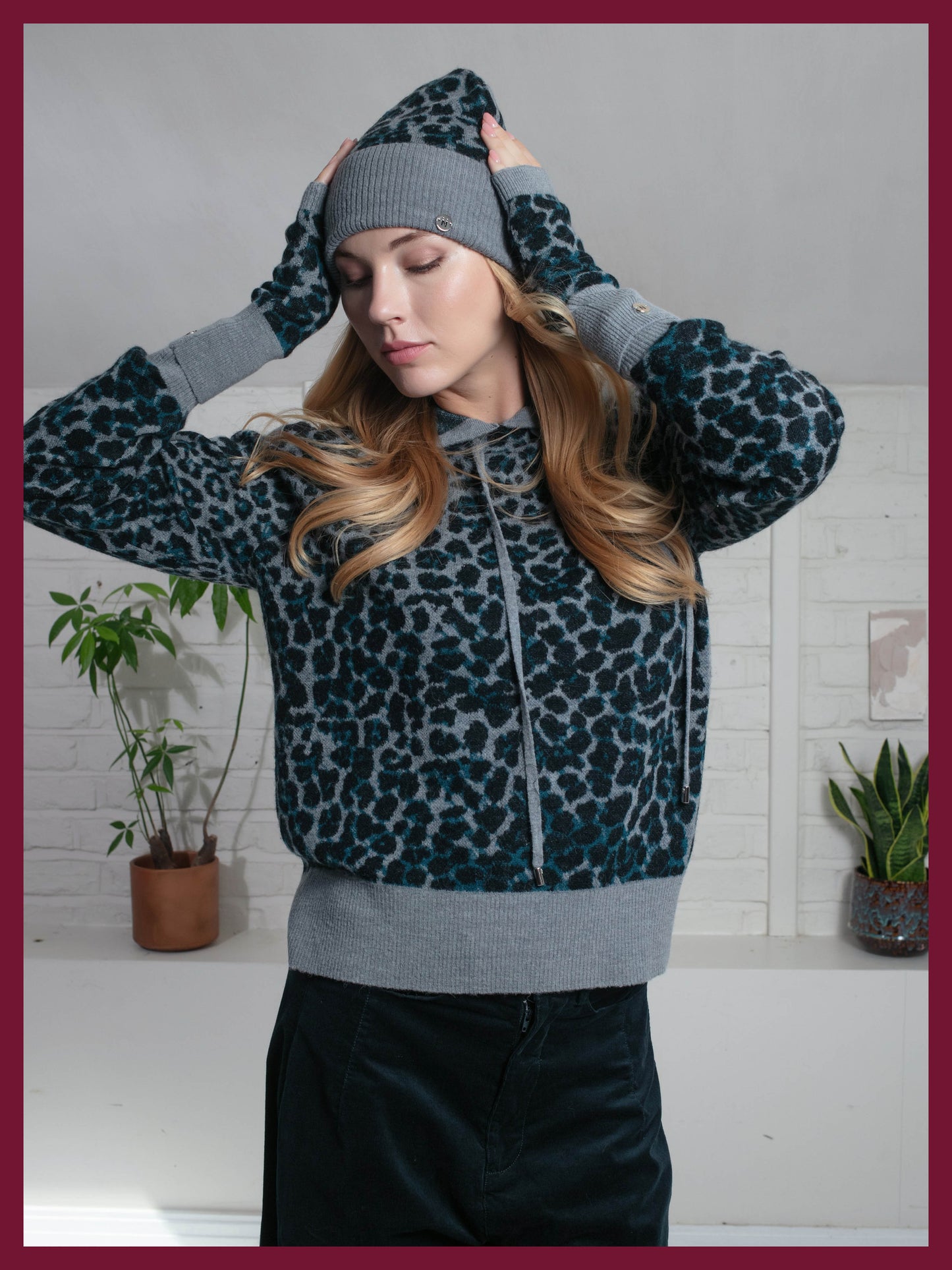 Darcy Leopard Fingerless Gloves - Blue Mix