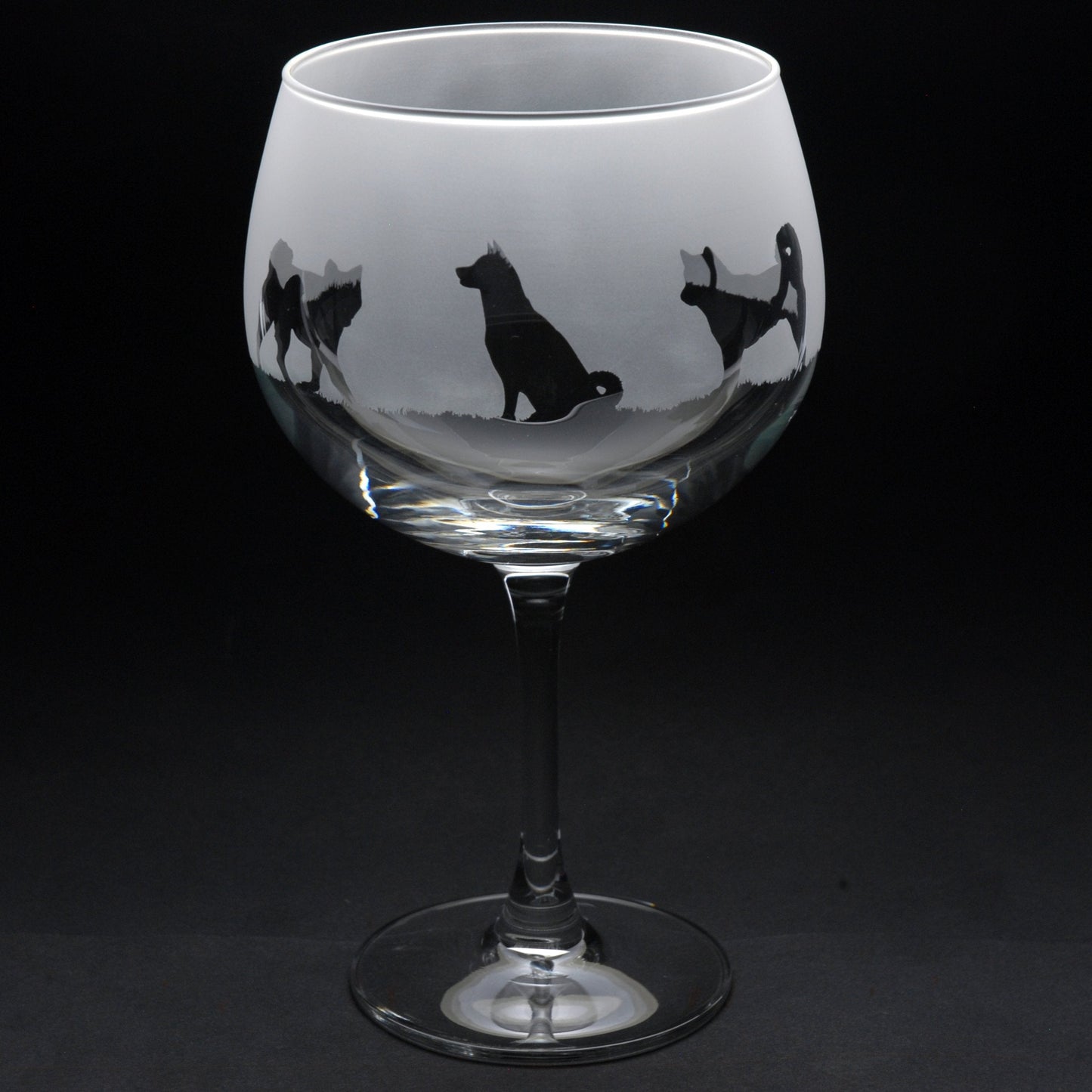 Akita Dog Gin Cocktail Glass - Hand Etched/Engraved Gift