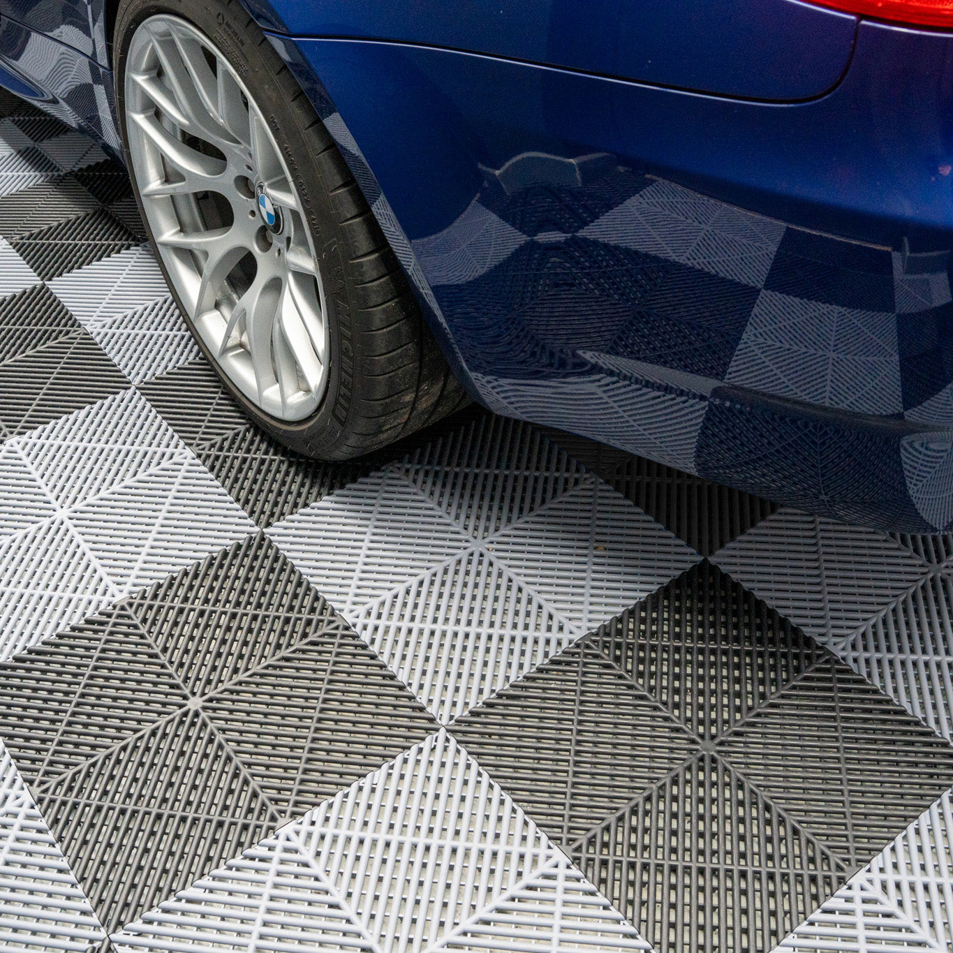 Vented Garage Floor Tiles With Edges – 120 Black & 120 Grey