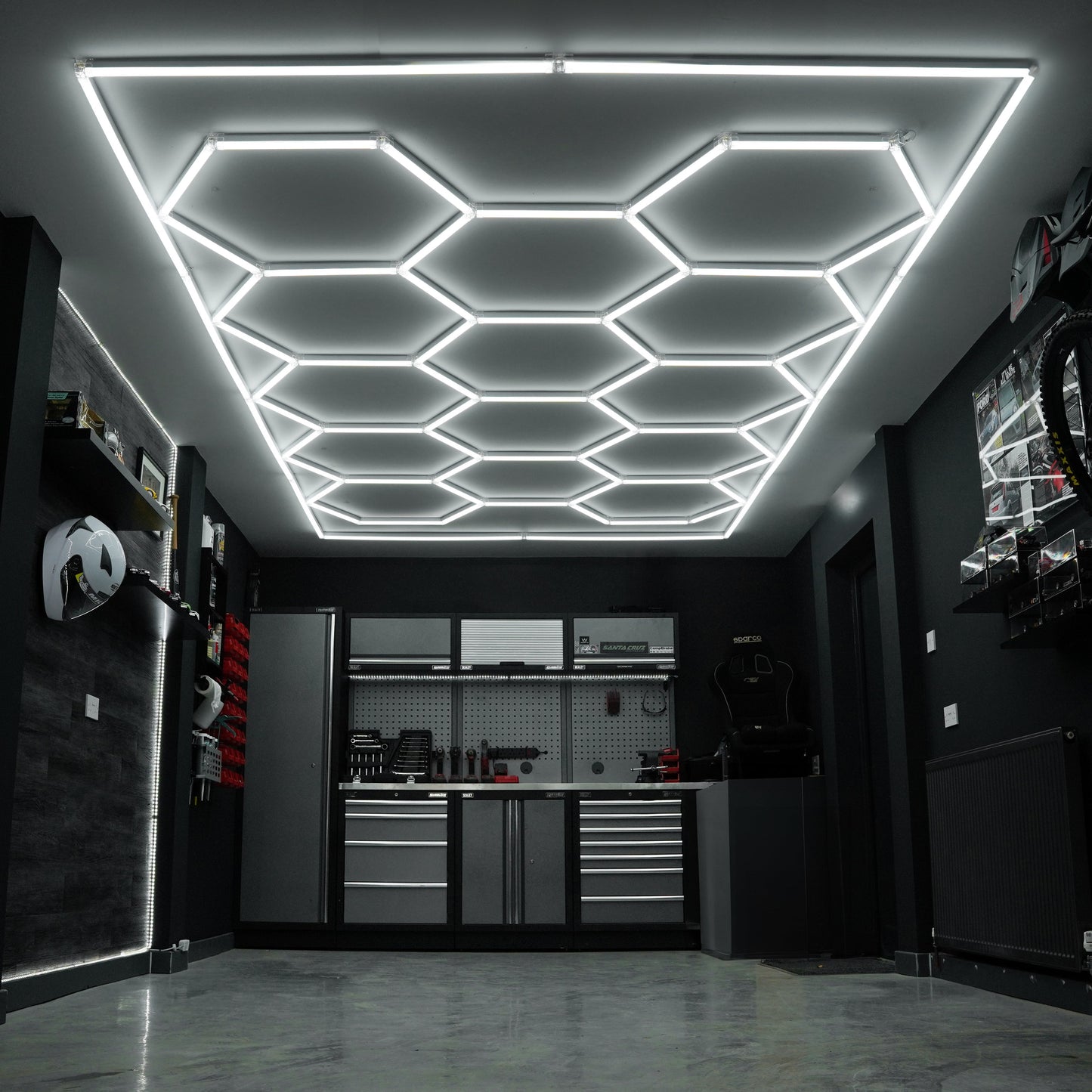 Hexagon LED Light & Vented Garage Floor Tiles With Edges - 60 Black & 60 Blue