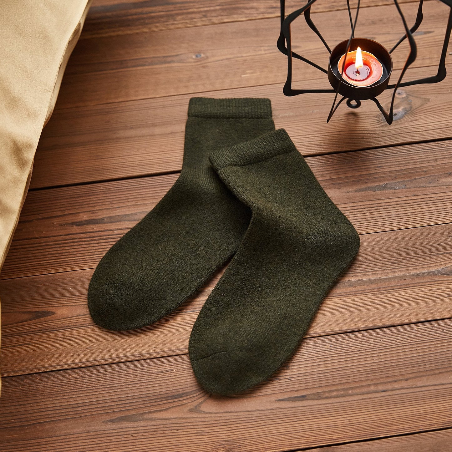 Olive Green Wool Quarter-Length Socks | Flexible Fit