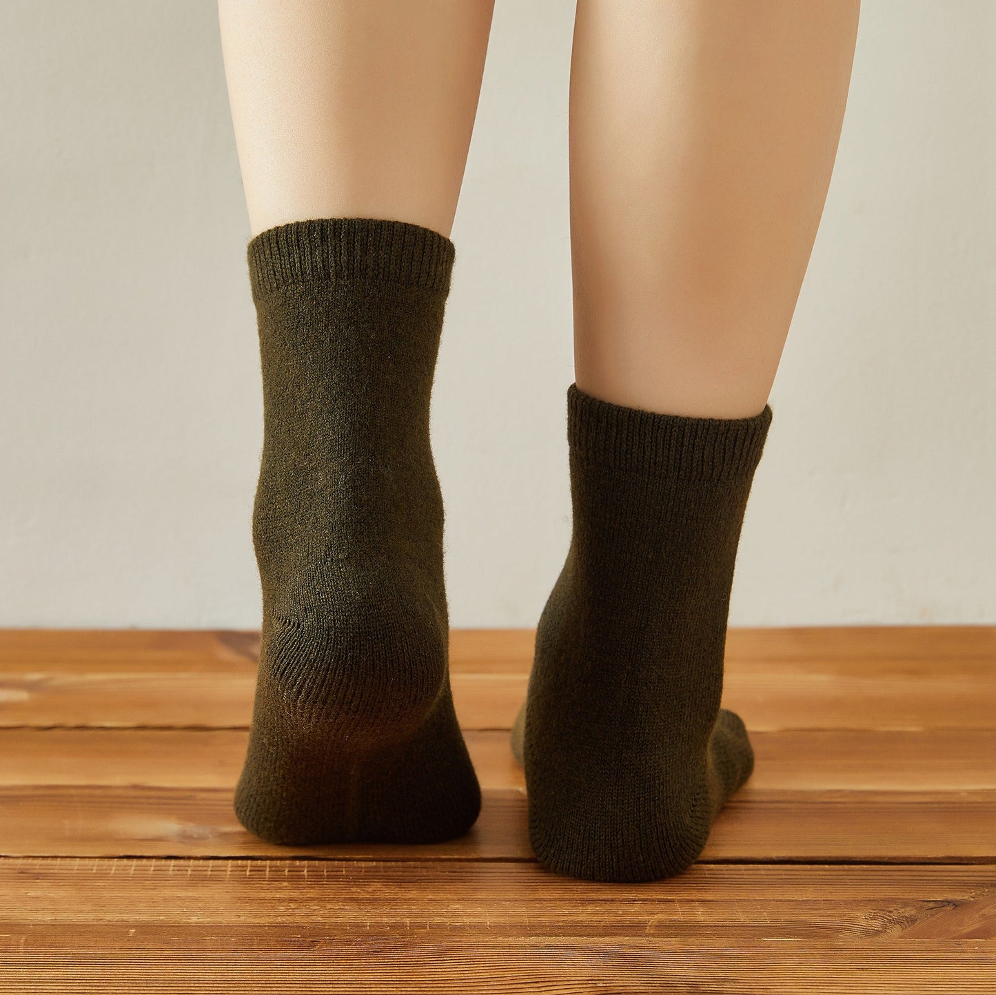 Olive Green Wool Quarter-Length Socks | Flexible Fit