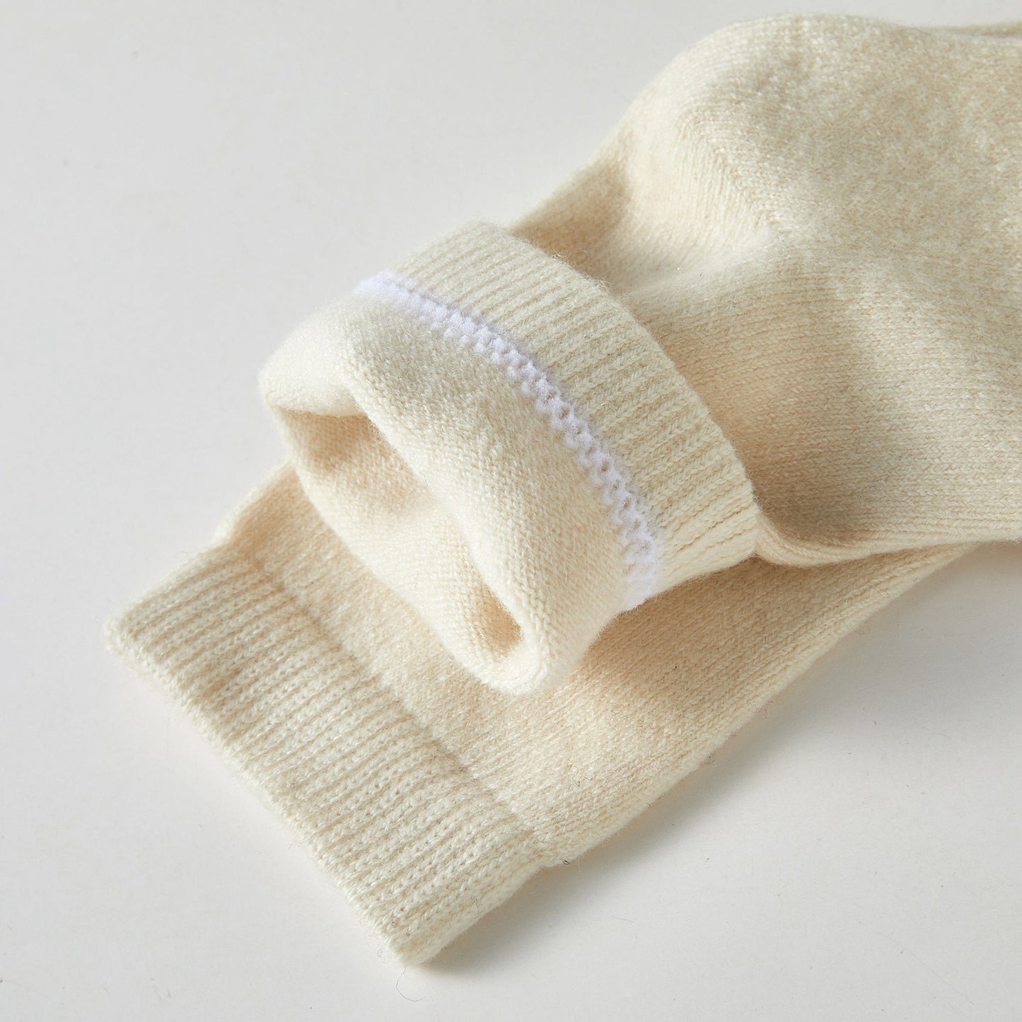 Vanilla White Wool Quarter-Length Socks | Flexible Fit