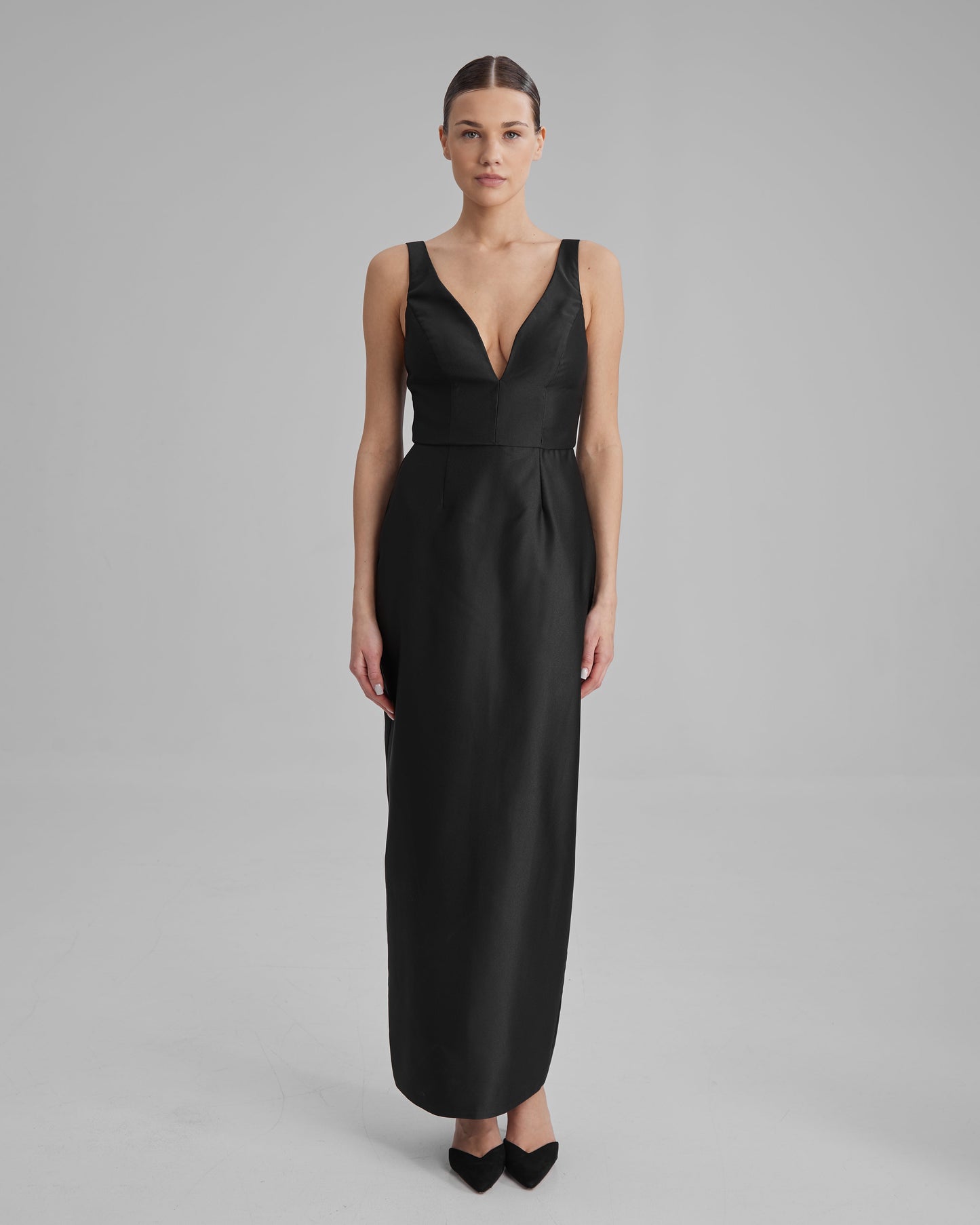 AVA DRESS | V neck pencil maxi in black