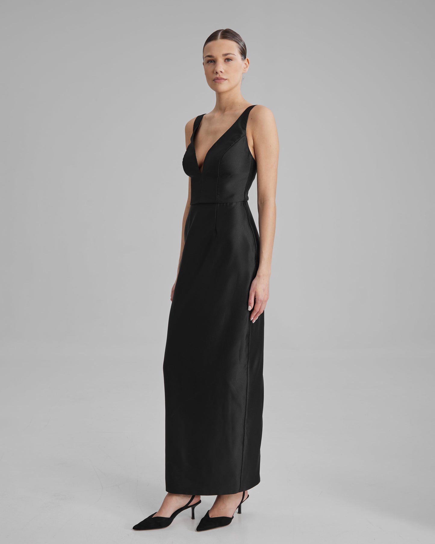 AVA DRESS | V neck pencil maxi in black