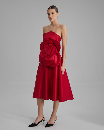 MIA DRESS + FLOWER | strapless A line midi in red