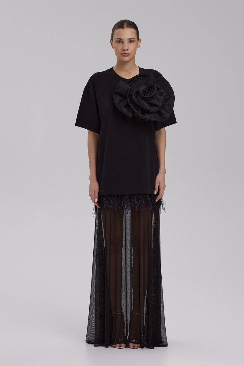 T-SHIRT DRESS WITH FEATHERS + CAMELIA BROCH AND TULLE SKIRT | in black