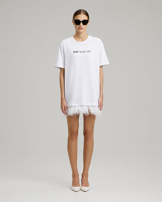 T-SHIRT DRESS WITH FEATHERS | BAÉ said yes in white