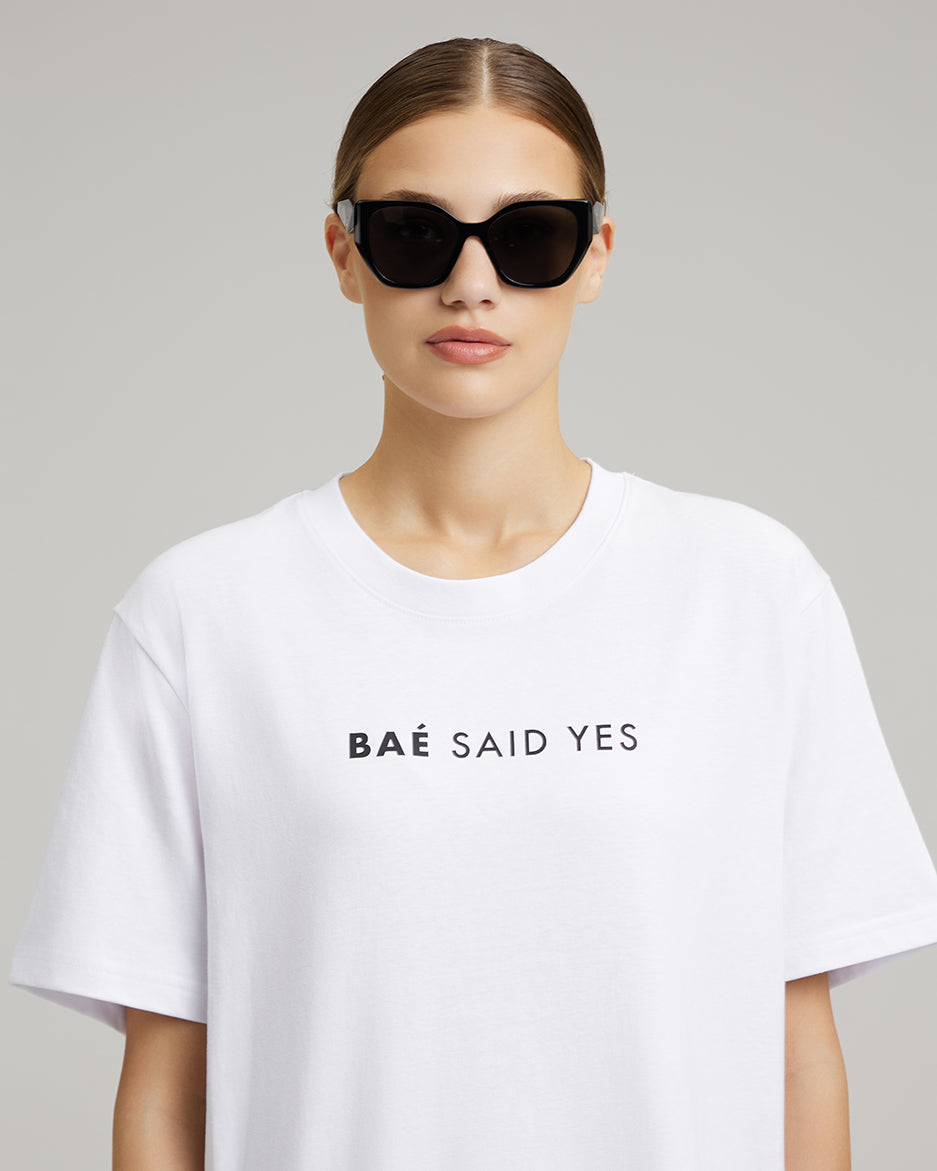 T-SHIRT DRESS WITH FEATHERS | BAÉ said yes in white