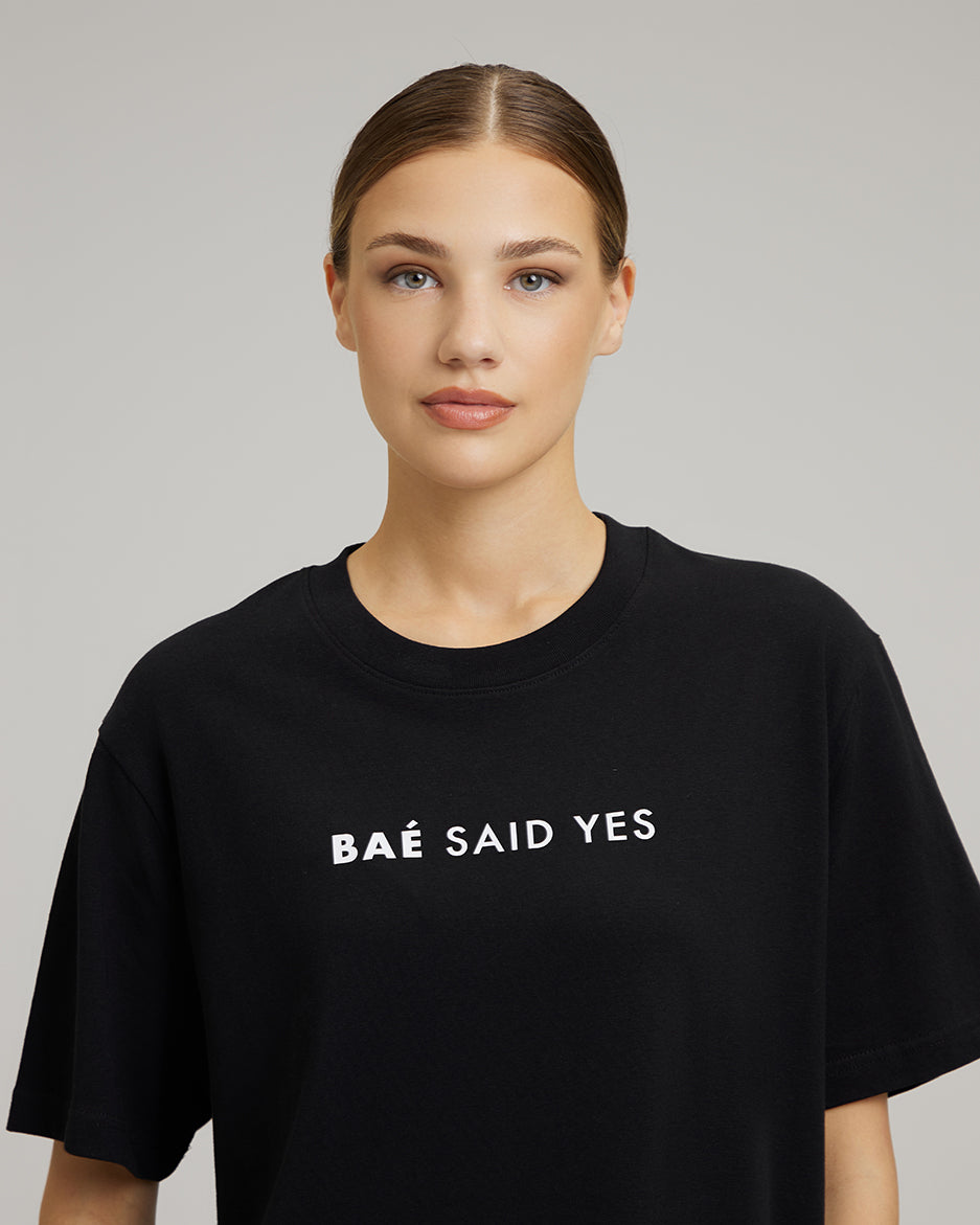 T-SHIRT DRESS WITH FEATHERS | BAÉ said yes in black