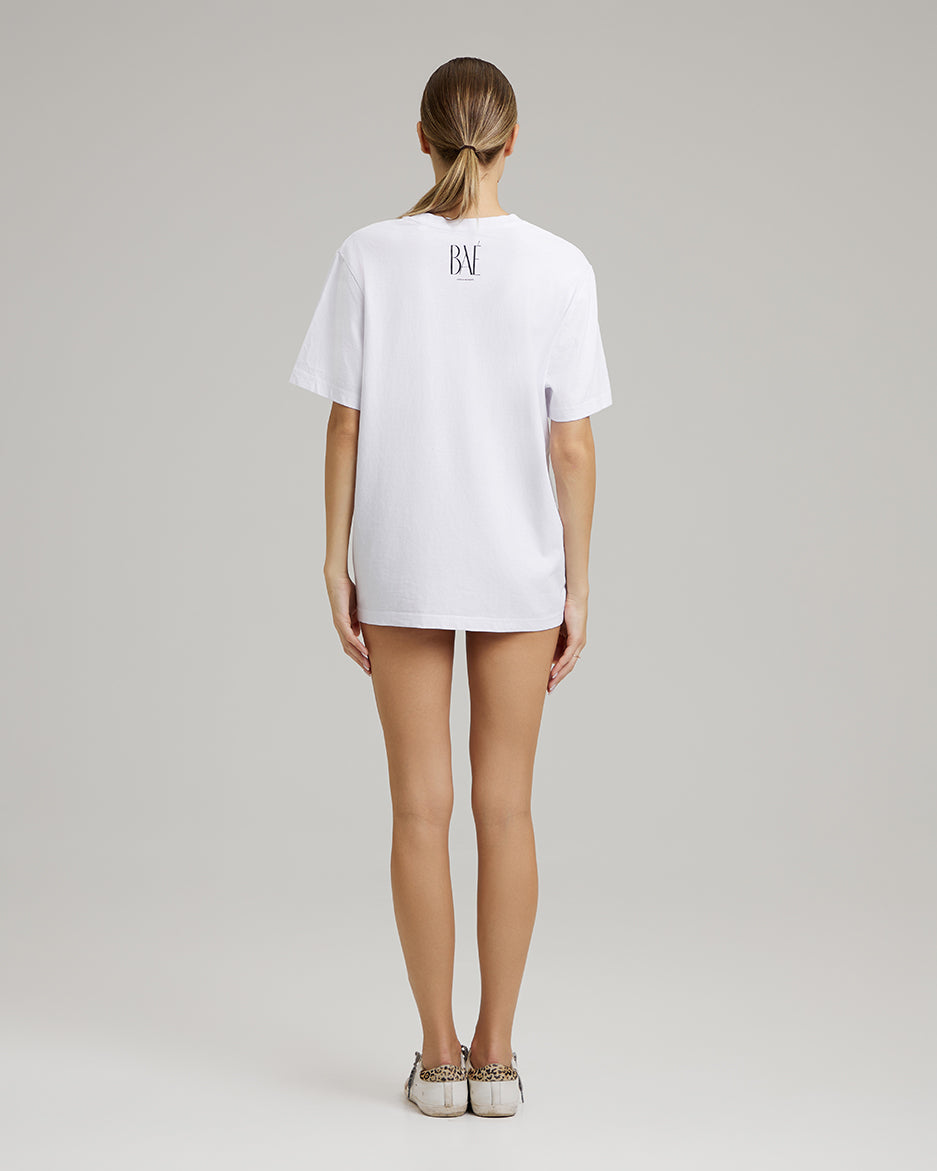 T-SHIRT DRESS WITH FEATHERS | BAÉyond trendy in white