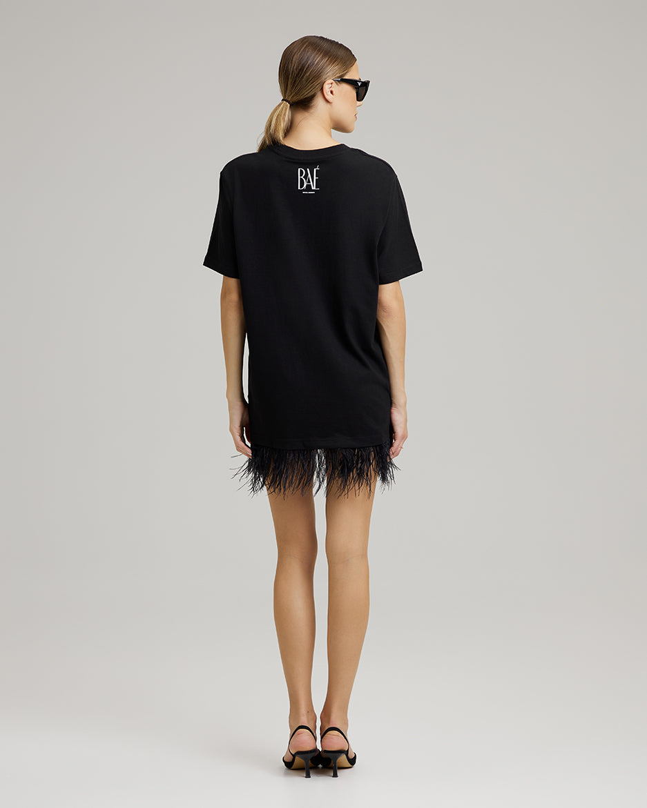 T-SHIRT DRESS WITH FEATHERS | BAÉsically awesome in black