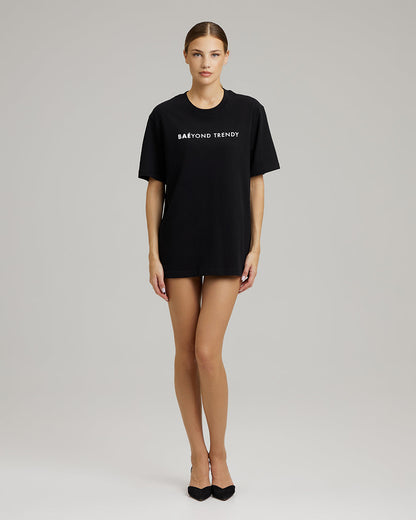 T-SHIRT DRESS WITH FEATHERS | BAÉyond trendy in black