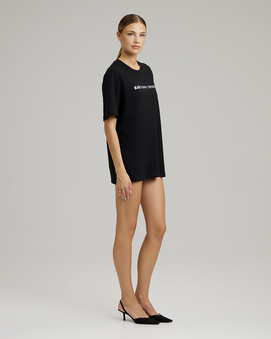 T-SHIRT DRESS WITH FEATHERS | BAÉyond trendy in black