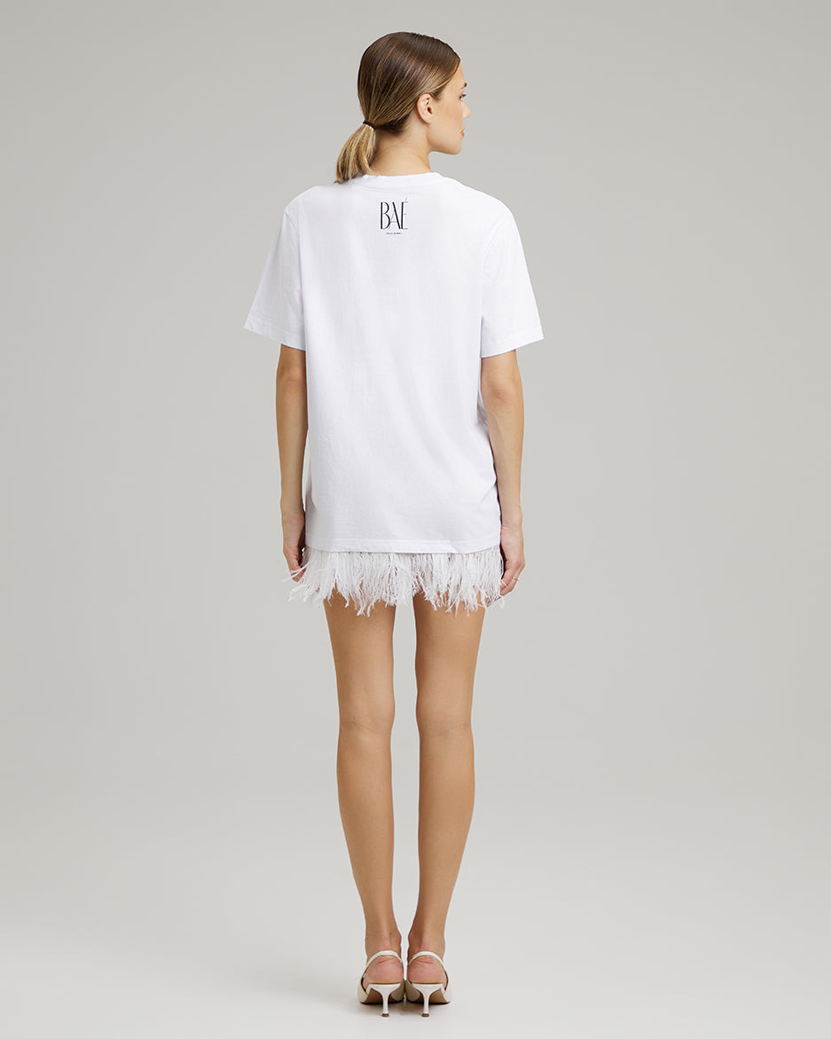 T-SHIRT DRESS WITH FEATHERS | BAÉyond trendy in white