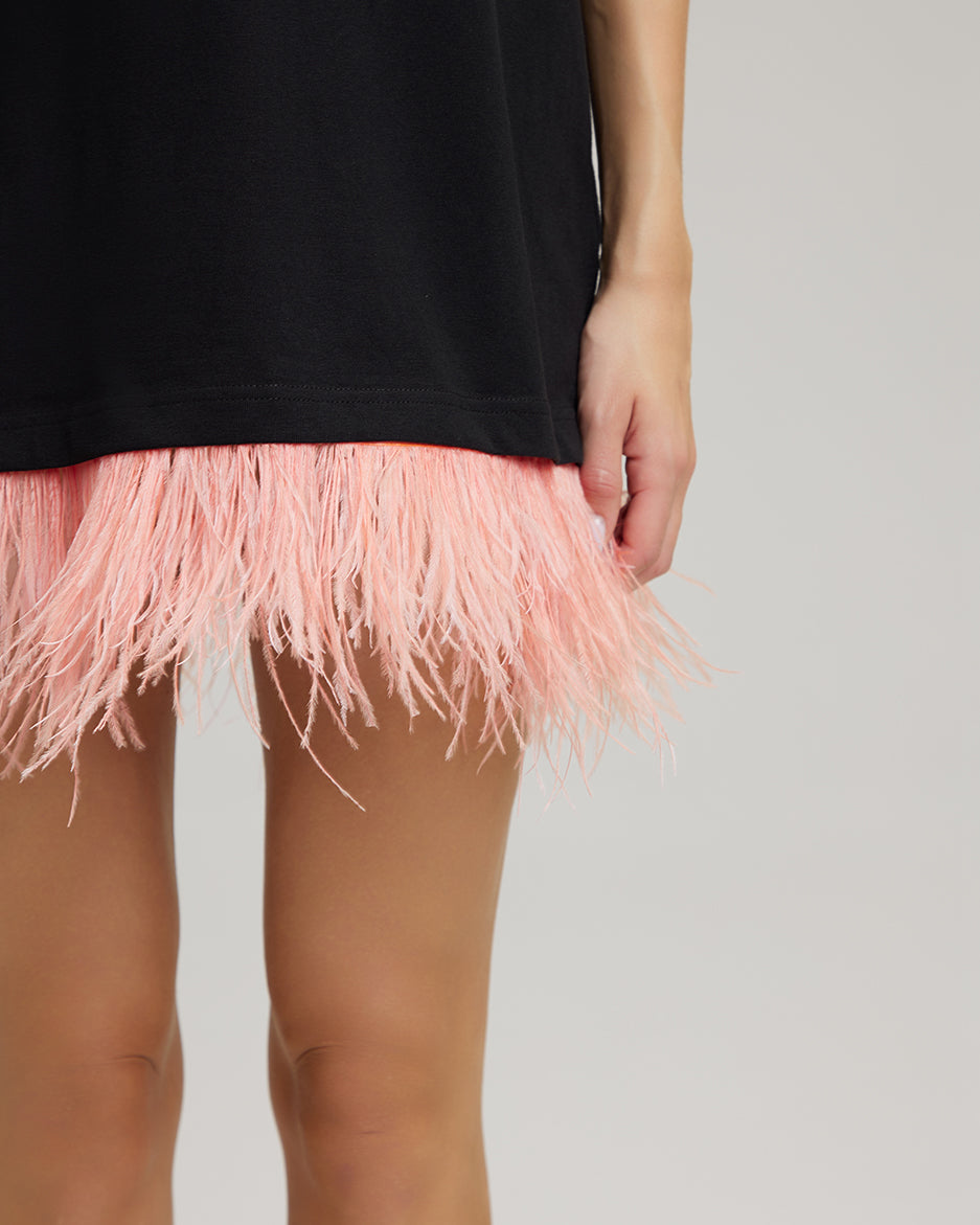 T-SHIRT DRESS WITH PINK FEATHERS | BAÉyond trendy in black