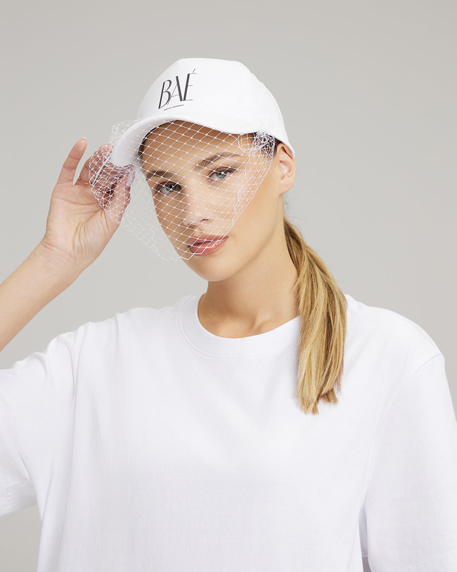 CAP WITH MESH VEIL | BAÉ cap in white