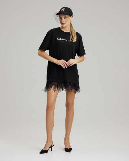 T-SHIRT DRESS WITH FEATHERS | BAÉyond trendy in black