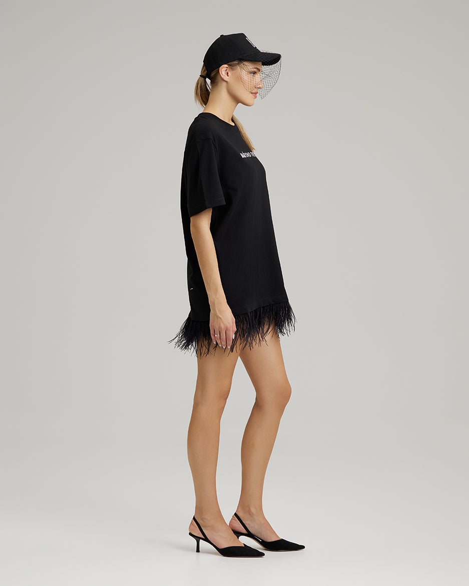 T-SHIRT DRESS WITH FEATHERS | BAÉyond trendy in black