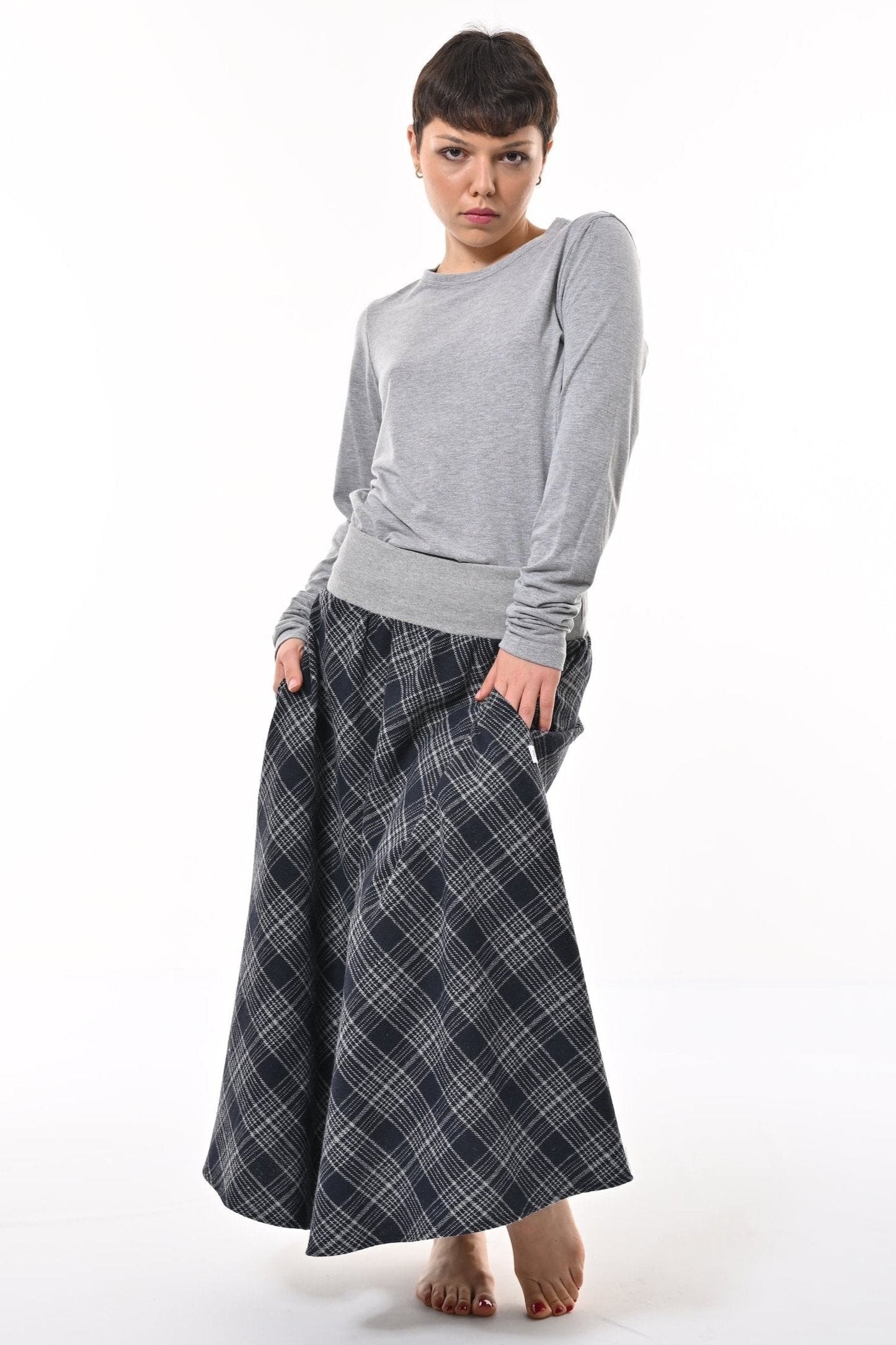 Bonnie Midi Skirt In Navy Tartan