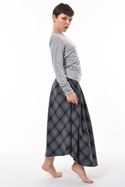 Bonnie Midi Skirt In Navy Tartan