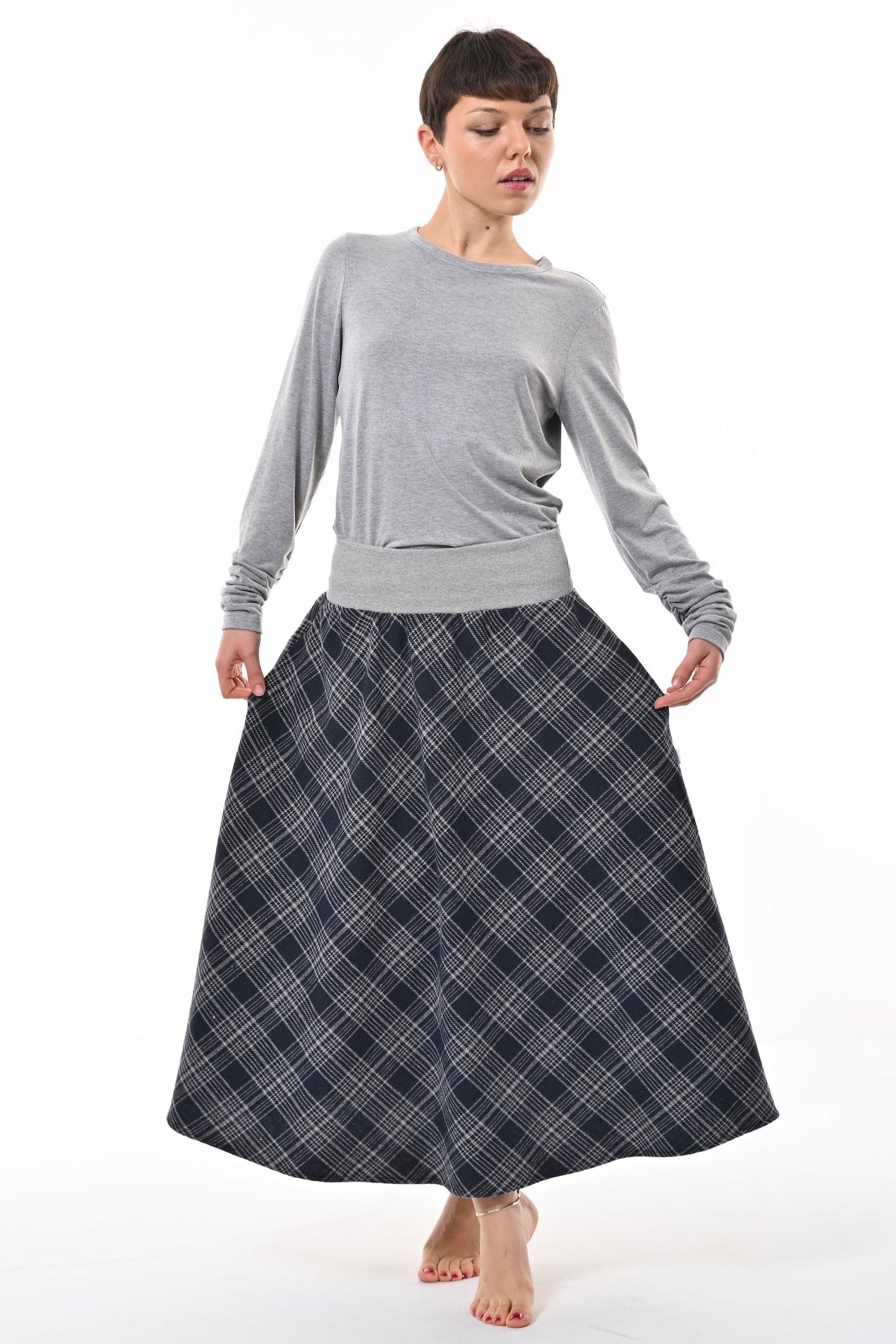 Bonnie Midi Skirt In Navy Tartan