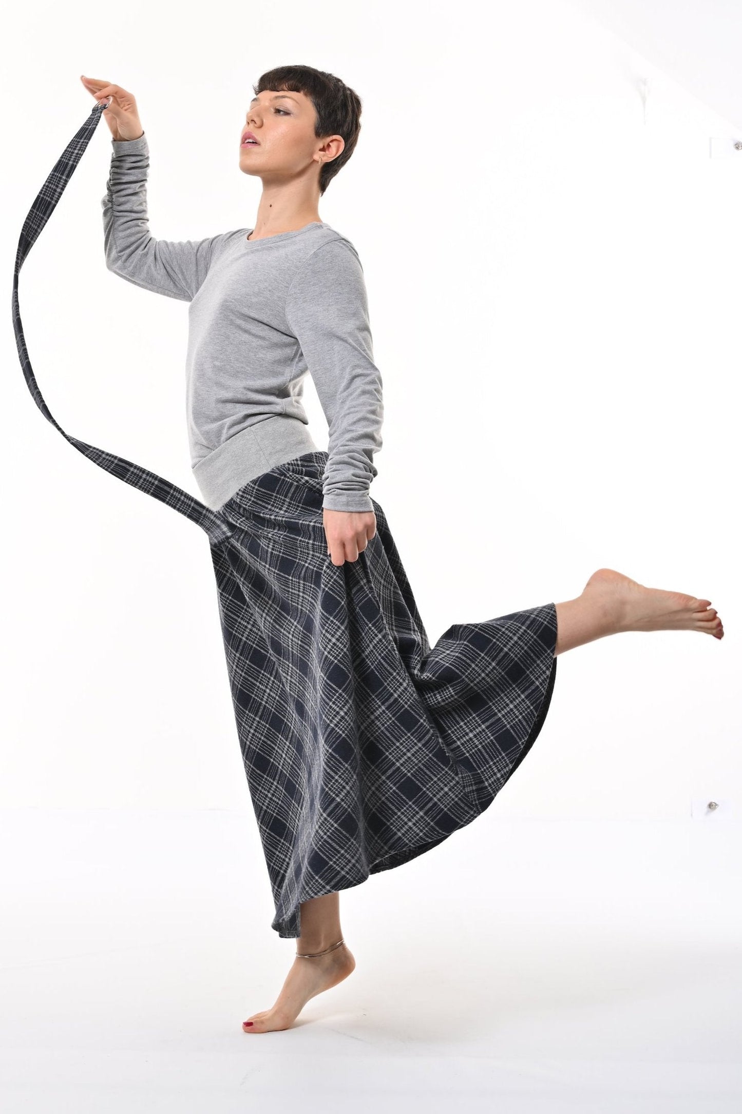 Bonnie Midi Skirt In Navy Tartan