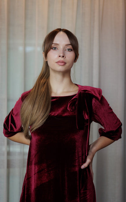 Madelaine Midi Dress In Wine Velour