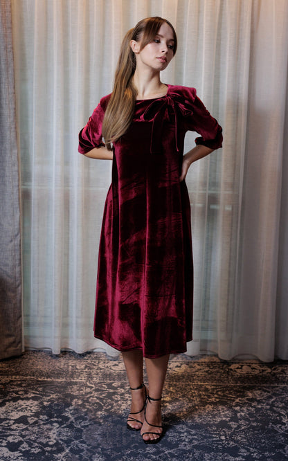 Madelaine Midi Dress In Wine Velour