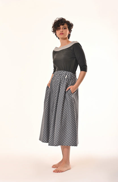 Sovereign Skirt With Pockets In Charcoal Polka-dot