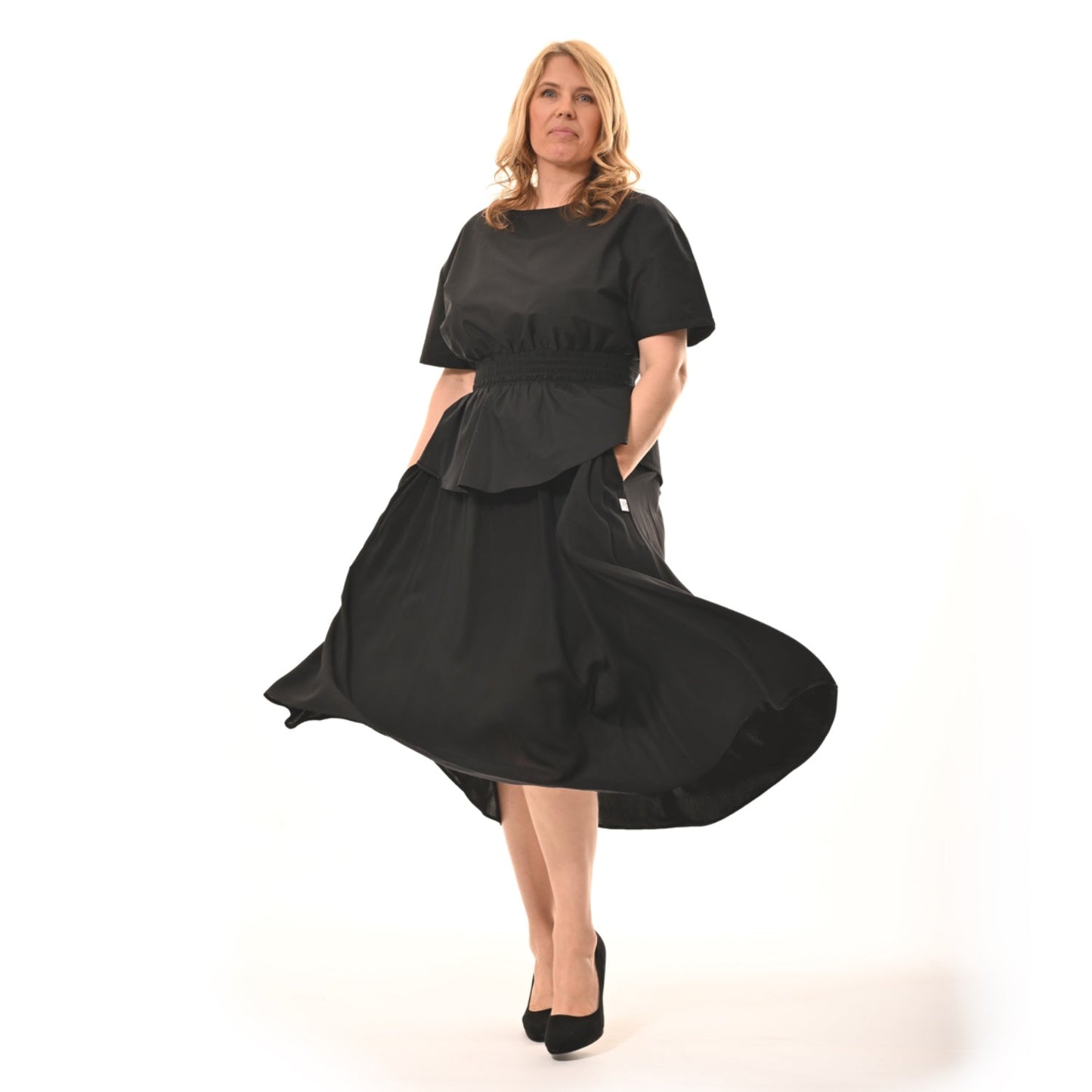 Sovereign Skirt With Pockets In Black