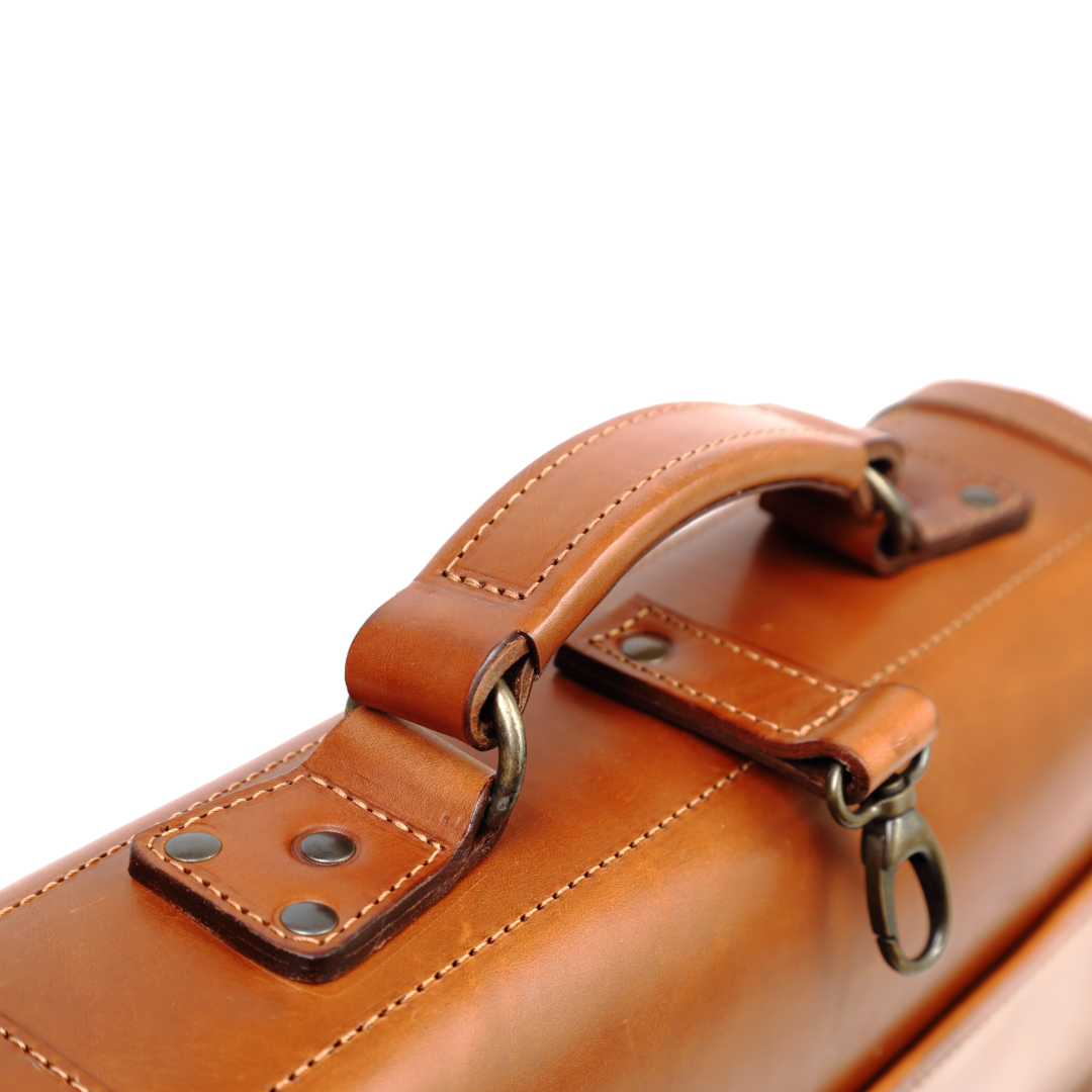 Leather Briefcase in Cuoio Brown