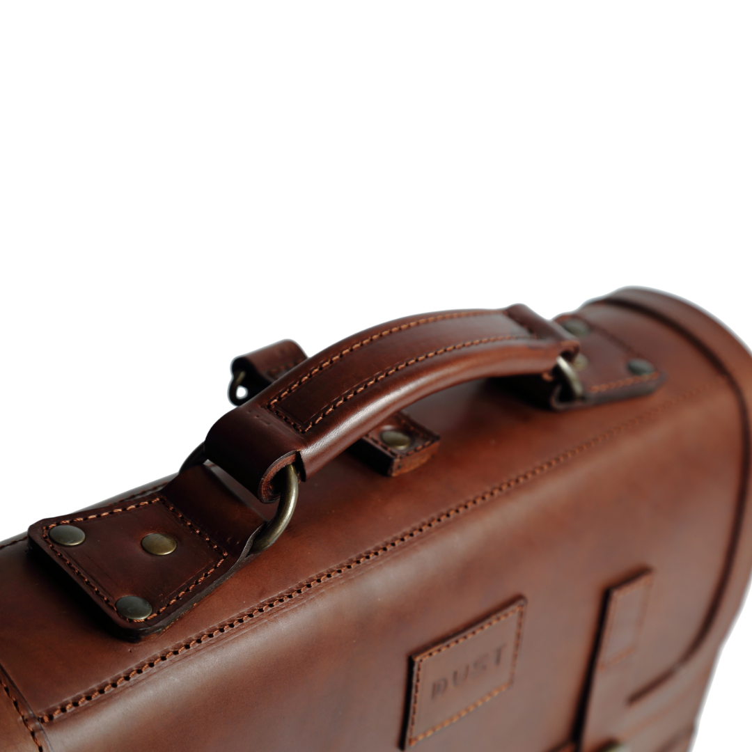 Leather Briefcase in Cuoio Dark Brown