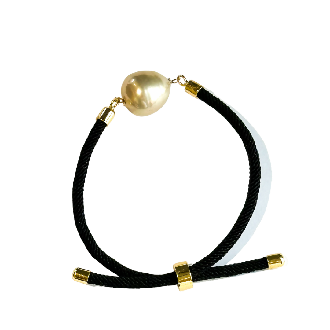 The Oro Adjustable bracelet